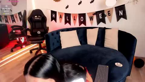 ISA ROUSE  online show from 10/07/25, 02:31