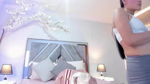 ISA ROUSE  online show from 12/02/25, 03:56