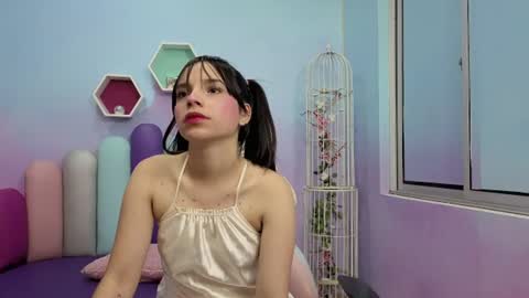 Isaa Skinny  online show from 06/15/26, 03:31
