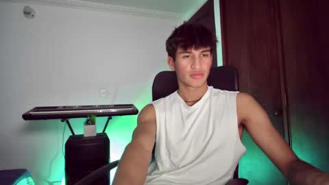 isaac online show from 01/05/25, 04:04