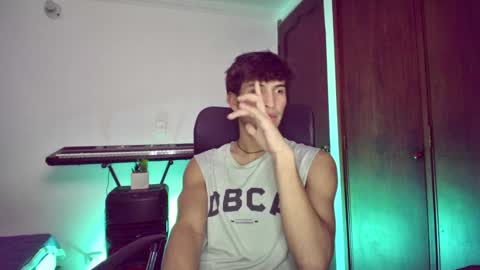 isaac online show from 01/10/25, 01:10