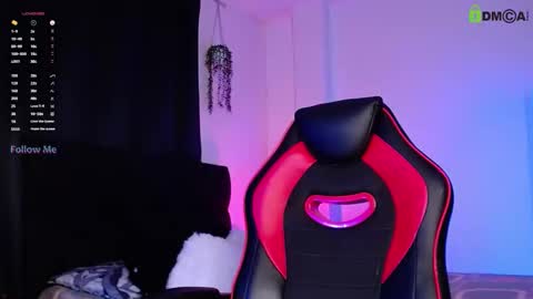 Isaac Saenz. online show from 10/26/25, 10:15