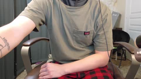 Snapshot of isaac_sheffield chatting on 10/05/25, 02:48 isaac online show from 10/05/25, 02:48