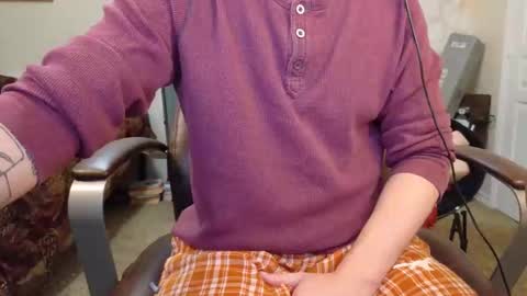 Snapshot of isaac_sheffield chatting on 10/21/25, 03:07 isaac online show from 10/21/25, 03:07