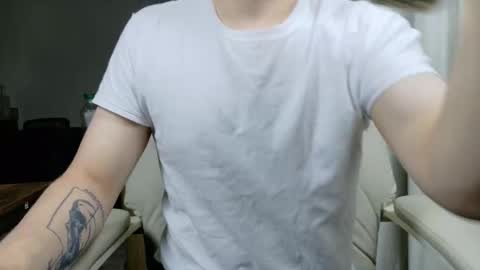 isaac online show from 06/08/26, 05:52