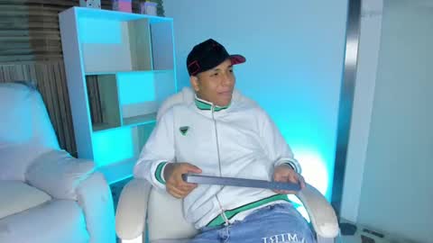 IsaacBlack  online show from 09/18/25, 04:25