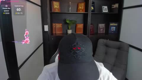 IsaacBlack  online show from 10/04/25, 06:44