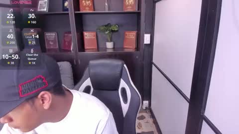 IsaacBlack  online show from 10/12/25, 04:22