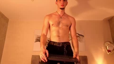 isaacblaze  online show from 05/21/26, 04:08