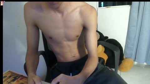 Snapshot of isaaclatino chatting on 09/13/25, 11:59 isaac online show from 09/13/25, 11:59