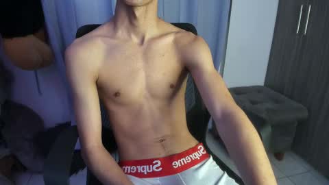 Snapshot of isaaclatino chatting on 11/10/25, 07:29 isaac online show from 11/10/25, 07:29