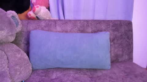 Snapshot of isaaclatino chatting on 11/12/25, 07:20 isaac online show from 11/12/25, 07:20