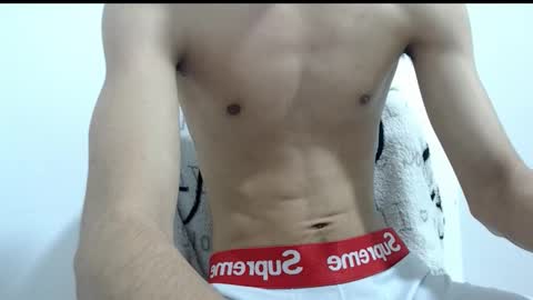 Snapshot of isaaclatino chatting on 11/28/25, 02:36 isaac online show from 11/28/25, 02:36