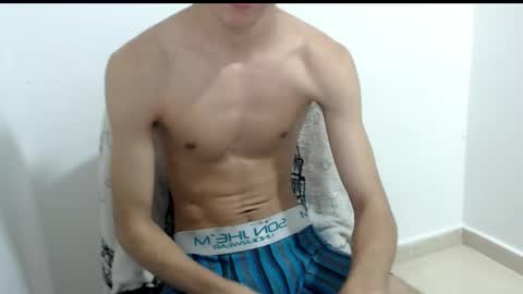 Snapshot of isaaclatino chatting on 12/18/25, 06:30 isaac online show from 12/18/25, 06:30