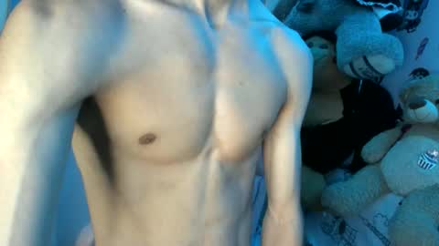 Snapshot of isaaclatino chatting on 03/17/26, 11:02 isaac online show from 03/17/26, 11:02