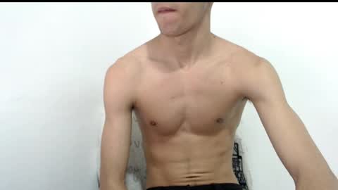 Snapshot of isaaclatino chatting on 03/26/26, 02:28 isaac online show from 03/26/26, 02:28