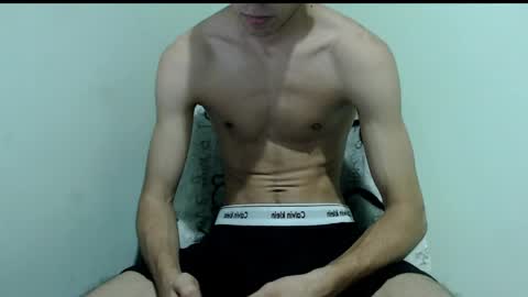 Snapshot of isaaclatino chatting on 04/12/26, 03:22 isaac online show from 04/12/26, 03:22