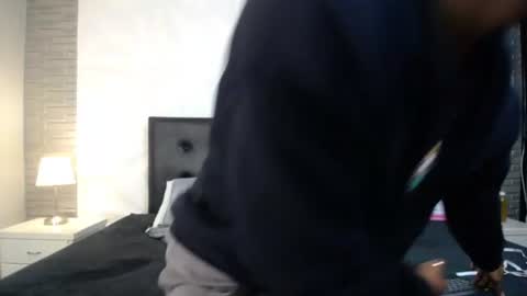 Snapshot of isaak_salomee chatting on 06/10/26, 12:37 isaak_salomee online show from 06/10/26, 12:37