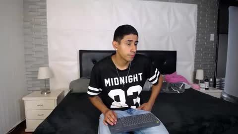 Snapshot of isaak_salomee chatting on 06/11/26, 12:36 isaak_salomee online show from 06/11/26, 12:36