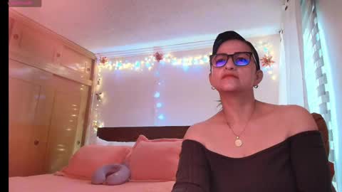 Snapshot of isabeel_sofia01 chatting on 05/17/26, 11:39 Isabeel Sofia online show from 05/17/26, 11:39