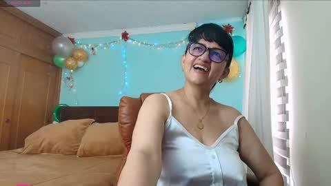 Snapshot of isabeel_sofia01 chatting on 06/05/26, 03:18 Isabeel Sofia online show from 06/05/26, 03:18