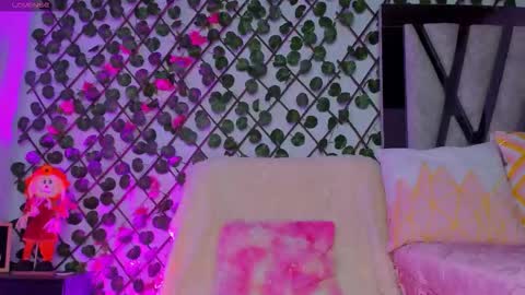 Snapshot of isabel_jamess chatting on 11/13/25, 11:25 Isa online show from 11/13/25, 11:25