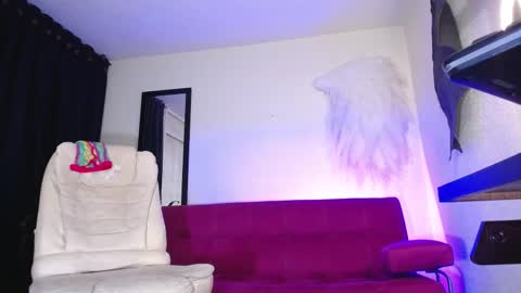 Snapshot of isabel_lopez_ chatting on 02/19/26, 02:40 isabel online show from 02/19/26, 02:40