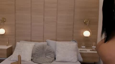 Snapshot of isabel_millher chatting on 06/18/26, 09:14 Isa online show from 06/18/26, 09:14