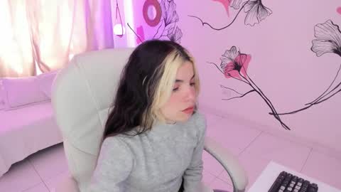 isabela_fiorelli online show from 10/05/25, 01:20