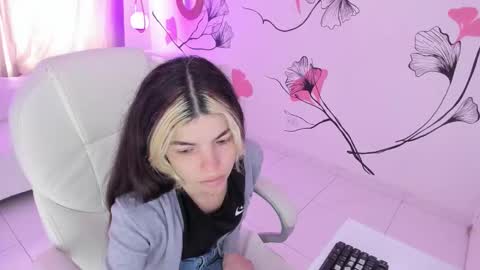 isabela_fiorelli online show from 10/12/25, 01:21