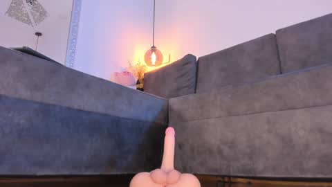 Isabela online show from 01/25/25, 11:55