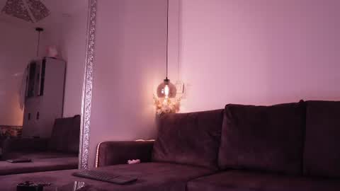 Isabela online show from 07/14/26, 11:49
