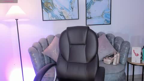 Snapshot of isabela_romano chatting on 11/14/25, 12:53 isabela romano online show from 11/14/25, 12:53