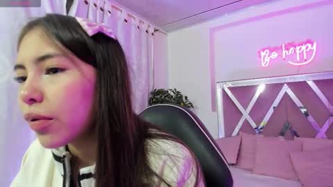 Snapshot of isabela_tay chatting on 11/08/25, 11:32 ISABELA online show from 11/08/25, 11:32