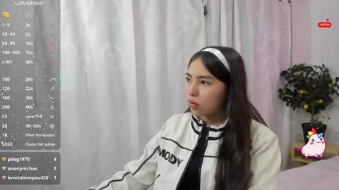 Snapshot of isabela_tay chatting on 11/11/25, 11:32 ISABELA online show from 11/11/25, 11:32