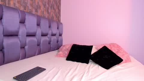 Isabela Angell  online show from 01/09/25, 11:56