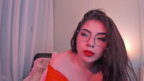 Isabela Angell  online show from 02/15/25, 04:47