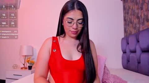 Isabela Angell  online show from 02/19/25, 05:05