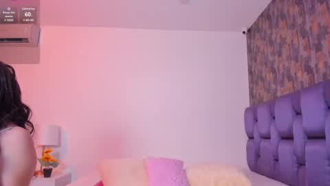 Isabela Angell  online show from 03/08/25, 12:44