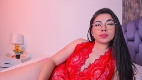 Isabela Angell  online show from 03/12/25, 02:30