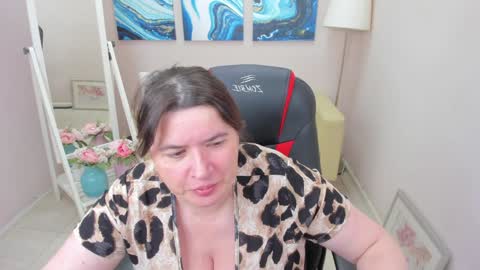 Isabela online show from 01/25/25, 12:58
