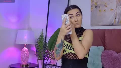 Snapshot of isabelasasha chatting on 11/13/25, 08:13 Isa online show from 11/13/25, 08:13