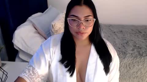 Snapshot of isabelateran chatting on 03/17/26, 06:33 isabelateran online show from 03/17/26, 06:33