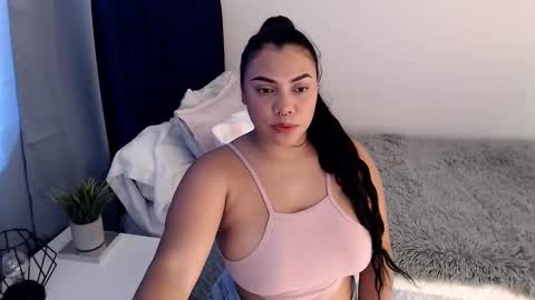 Snapshot of isabelateran chatting on 03/25/26, 06:36 isabelateran online show from 03/25/26, 06:36