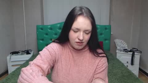 IsabelBlackberry online show from 12/06/24, 10:16