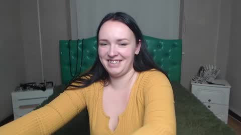 IsabelBlackberry online show from 12/16/24, 03:32