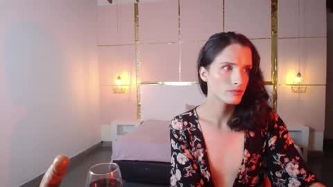 Snapshot of isabelfernandez chatting on 10/06/25, 01:14 IsabelFernandez online show from 10/06/25, 01:14