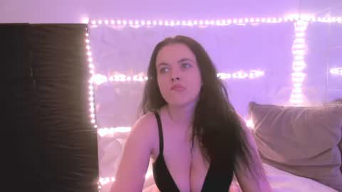 Snapshot of isabell3_ chatting on 06/11/26, 04:32 Isabelle online show from 06/11/26, 04:32