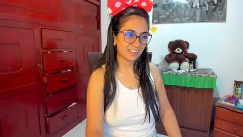 Isabella22 1 online show from 01/19/25, 04:22