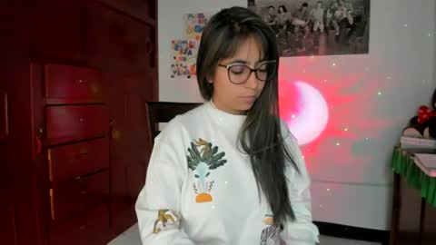 Isabella22 1 online show from 02/11/25, 11:43